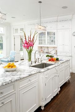 Featured image of post Elegant Kitchens With White Cabinets